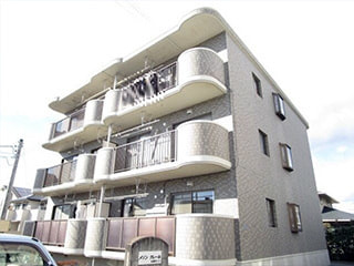 沼津市本郷町　メゾンクレール