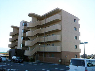 沼津市岡宮 　 セレスト